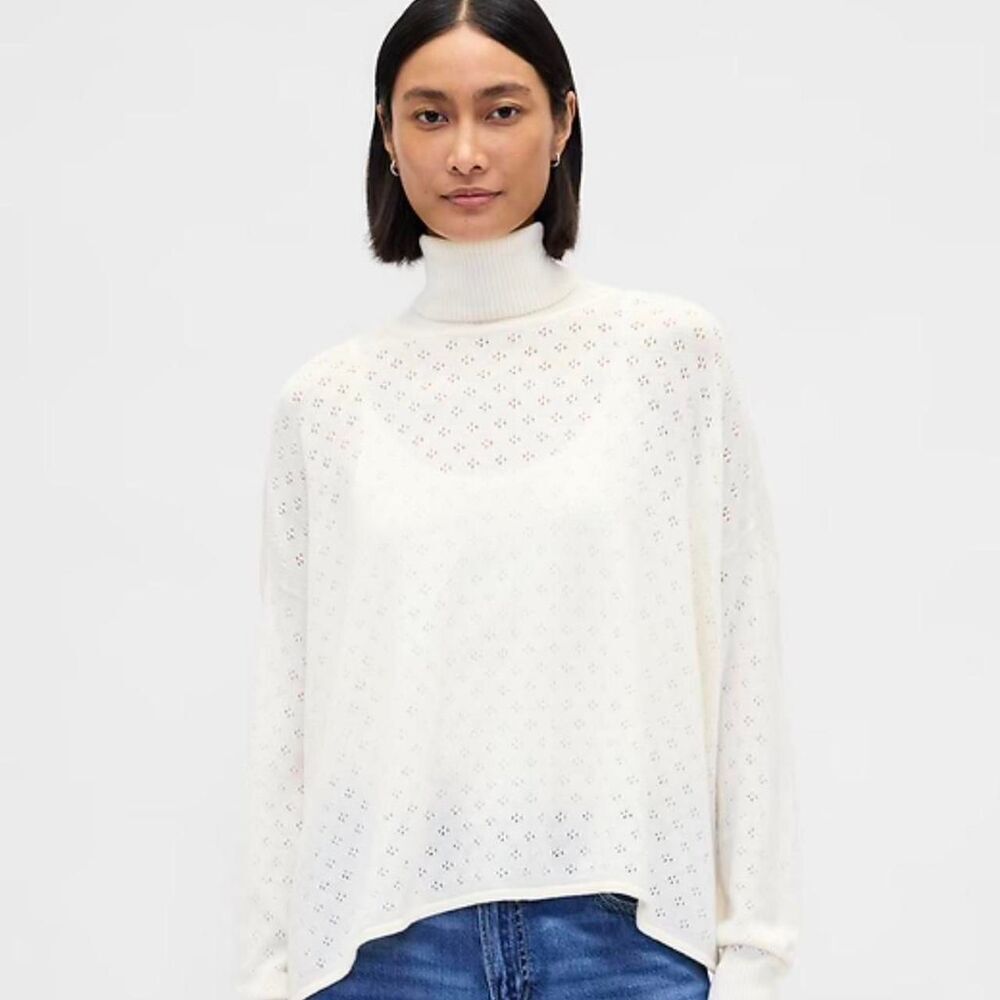 Women’s GAP Oversized Pointelle Turtleneck in Chino beige cream size XS